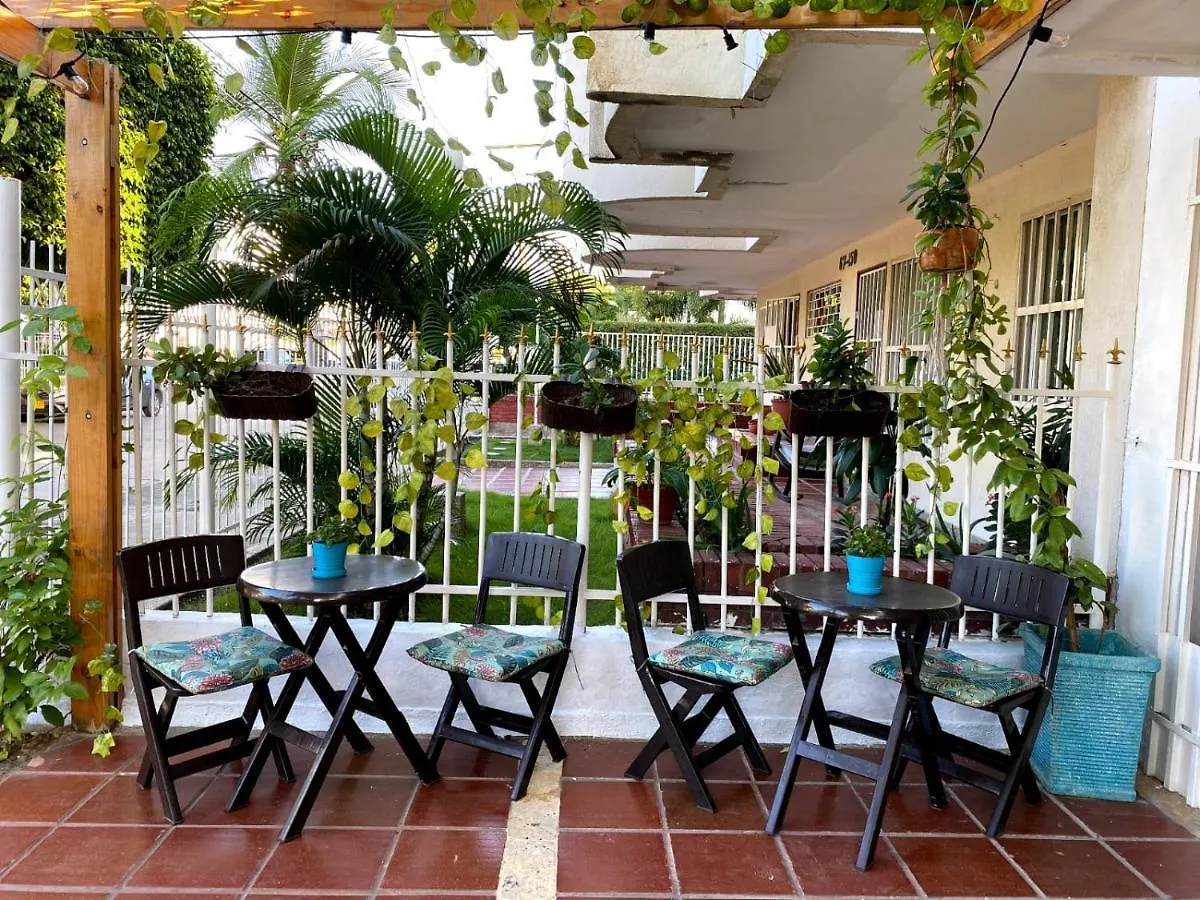 Luna Cartagena Airport Hotel 0*,  Colombia