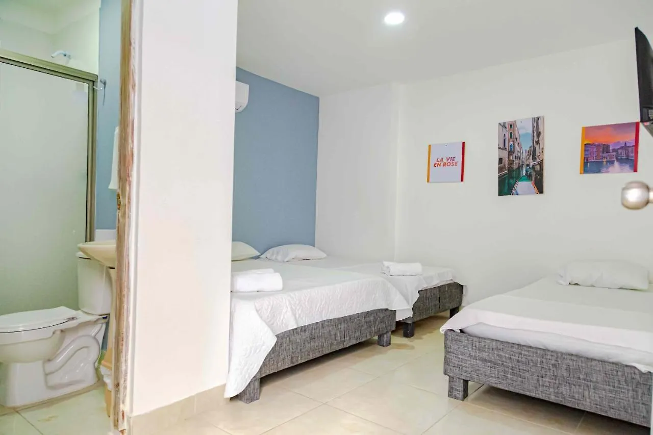 Luna Cartagena Airport Hotel 0*,  Colombia